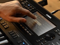 Operating the touch screen of the Yamaha Arranger Workstation PSR-SX920