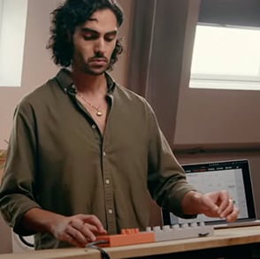 Artist Rosbeh Hamidzadeh performing on the Yamaha SEQTRAK