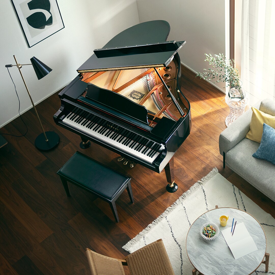 Secondary visual of GC series, Grand piano