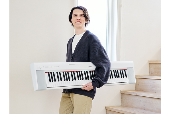 A person carrying the Piaggero in their arms