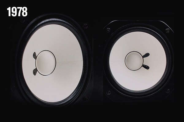 INTRODUCTION OF THE DEFINITIVE SMALL MONITOR SPEAKER.