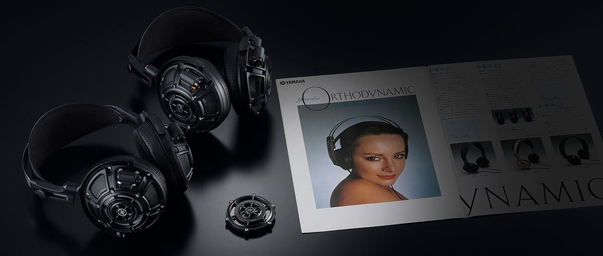 Hero image of the YH-4000 and YH-5000SE headphones