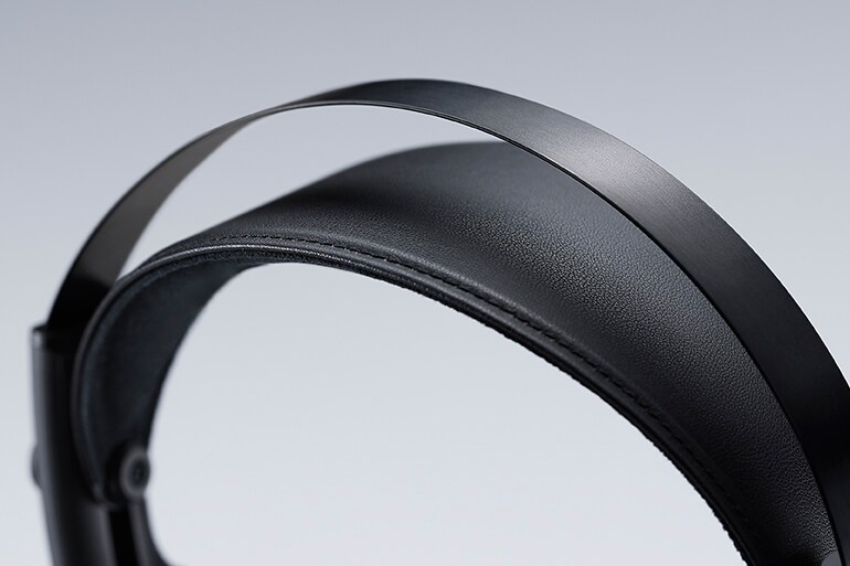 Close-up of the two-layer headband for the YHC3000 headphones