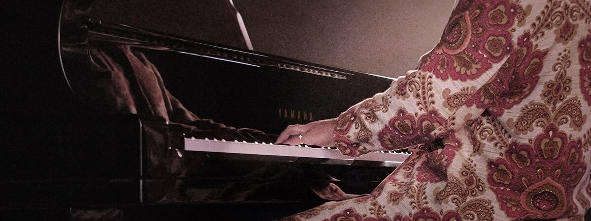 True sound scene image of the YHC3000 headphones