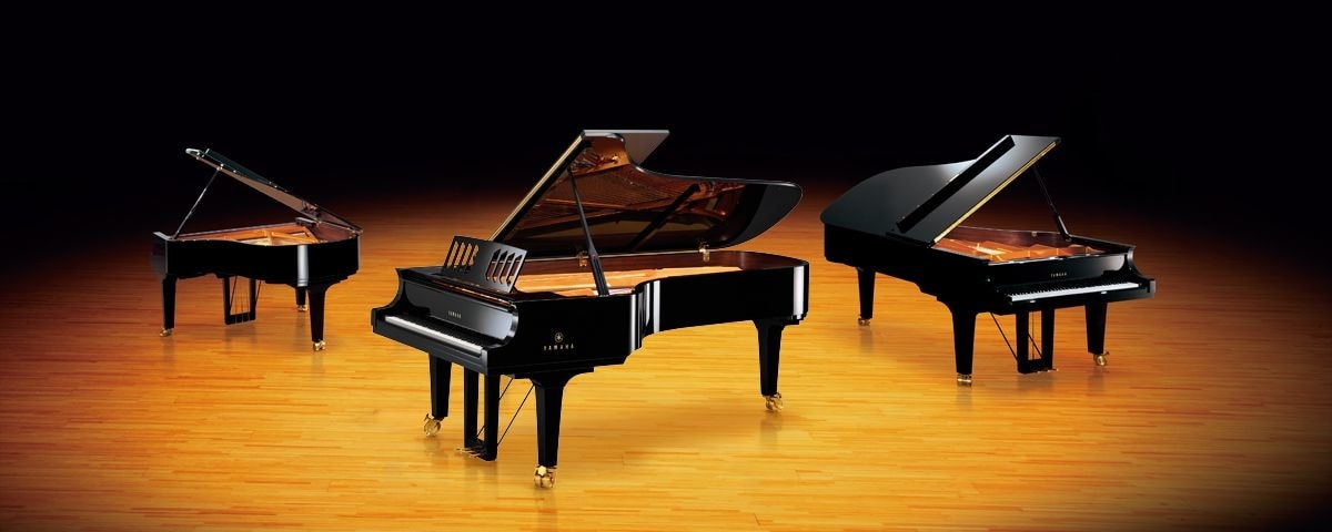 An CF Series grand piano in profile.