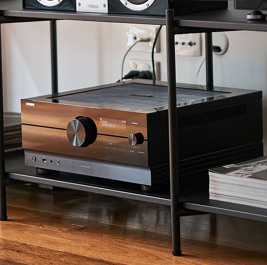 KS-SW100 subwoofer, in use with a PSR-SX keyboard