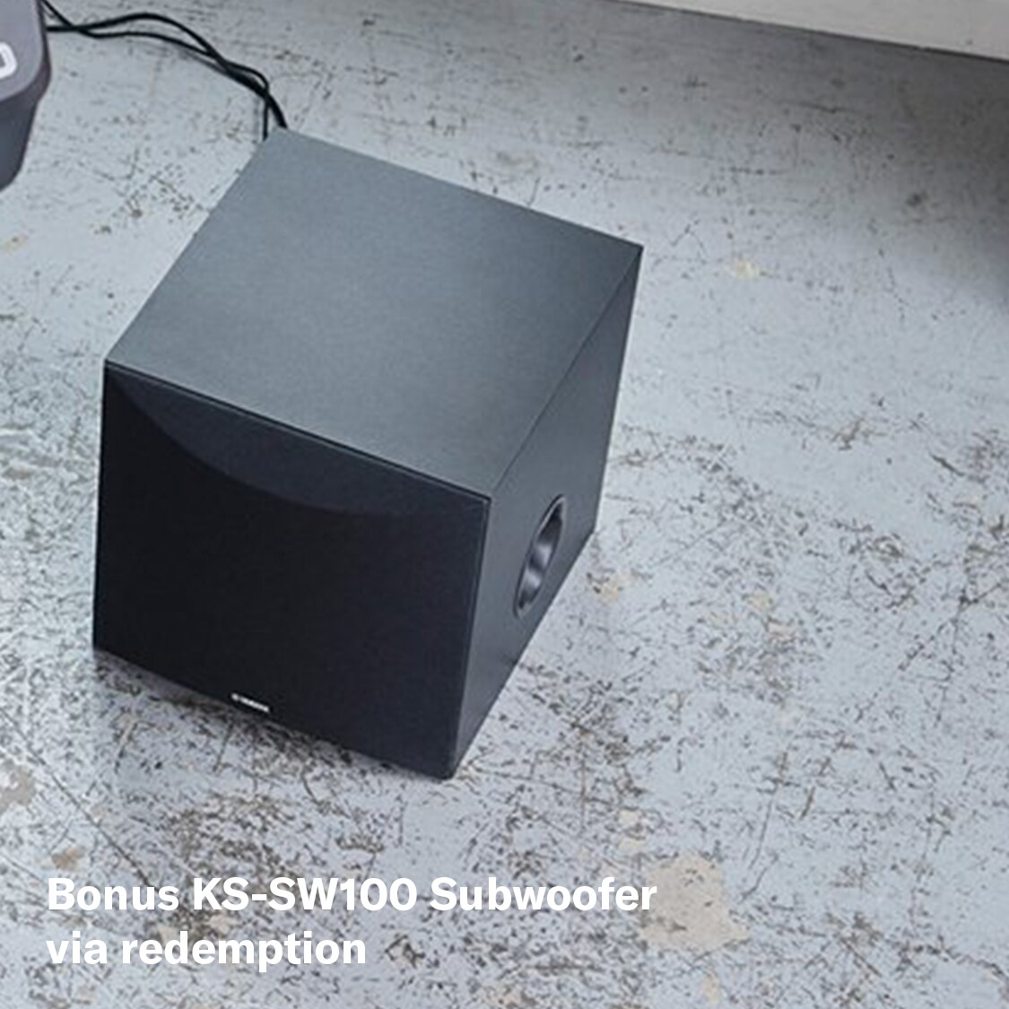 KS-SW100 subwoofer, in use with a PSR-SX keyboard